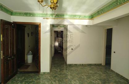 Apartment - 3 Bedrooms - 2 Bathrooms for sale in Al Nasr St. - Smouha - Hay Sharq - Alexandria