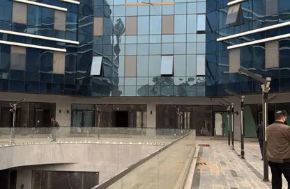 محل تجاري - استوديو - 1 حمام للبيع في مركز أعمال كيرنيل - شارع التسعين الشمالي - التجمع الخامس - مدينة القاهرة الجديدة - القاهرة