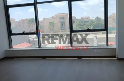 Office Space - Studio - 1 Bathroom for rent in Centrada Plaza - Juhayna Square - 6 October City - Giza