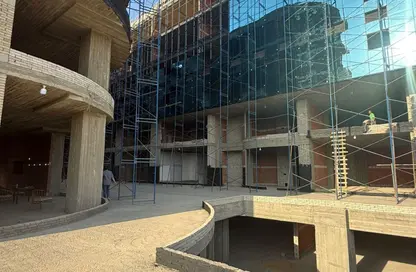 محل تجاري - استوديو - 1 حمام للبيع في مول وان أو وان - الشيخ زايد - الجيزة