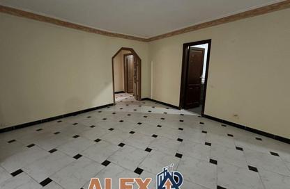Apartment - 3 Bedrooms - 2 Bathrooms for rent in Smouha Square - Smouha - Hay Sharq - Alexandria