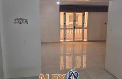 Apartment - 3 Bedrooms - 2 Bathrooms for rent in Smouha Square - Smouha - Hay Sharq - Alexandria