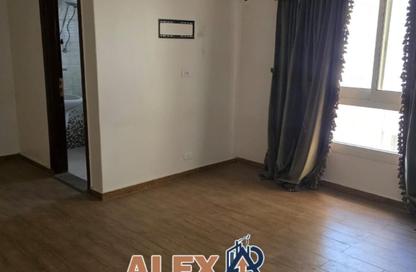 Apartment - 3 Bedrooms - 2 Bathrooms for rent in Smouha Square - Smouha - Hay Sharq - Alexandria Apartment - 3 Bedrooms - 2 Bathrooms for rent in Smouha Square - Smouha - Hay Sharq - Alexandria