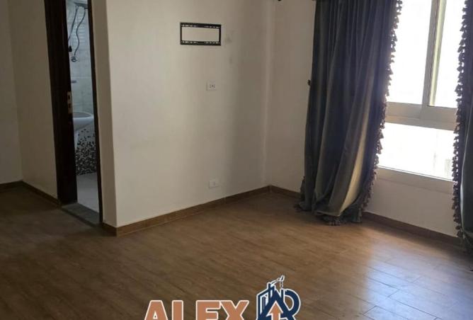 83402114 - Property Image 2
