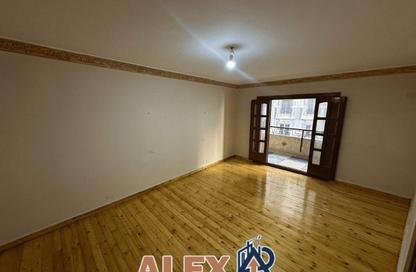 Apartment - 3 Bedrooms - 2 Bathrooms for rent in Smouha Square - Smouha - Hay Sharq - Alexandria