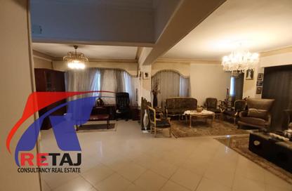 Apartment - 3 Bedrooms - 2 Bathrooms for sale in Abd El Moaty Khalil St. - El Hegaz Square - El Nozha - Cairo