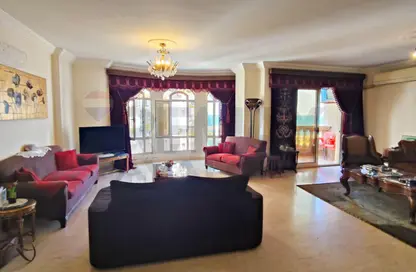 شقة - 3 غرف نوم - 3 حمامات للبيع في زيزينيا - حي شرق - الاسكندرية