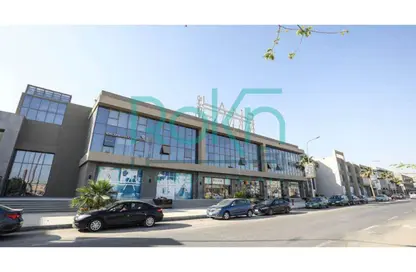 Office Space - 3 Bedrooms - 1 Bathroom for rent in The Lane - 26th of July Corridor - Sheikh Zayed City - Giza