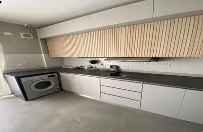 شقة - 4 غرف نوم - 4 حمامات للبيع في فيلدج ويست - كمبوندات الشيخ زايد - الشيخ زايد - الجيزة