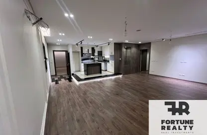 Apartment - 3 Bedrooms - 3 Bathrooms for sale in Eastown - 5th Settlement Compounds - The 5th Settlement - New Cairo City - Cairo