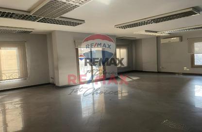 شقة - 4 غرف نوم - 5 حمامات للبيع في شارع سوريا - المهندسين - الجيزة