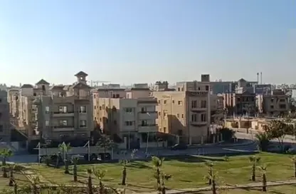 Apartment - 3 Bedrooms - 2 Bathrooms for sale in West Somid - 6 October City - Giza