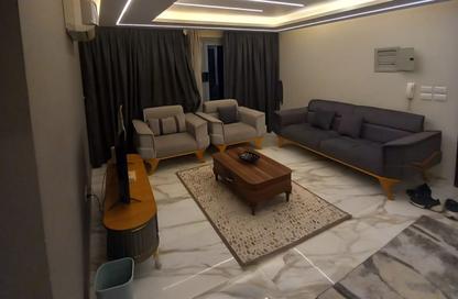 شقة - 3 غرف نوم - 3 حمامات للايجار في شارع كورنيش النيل - العجوزة - الجيزة