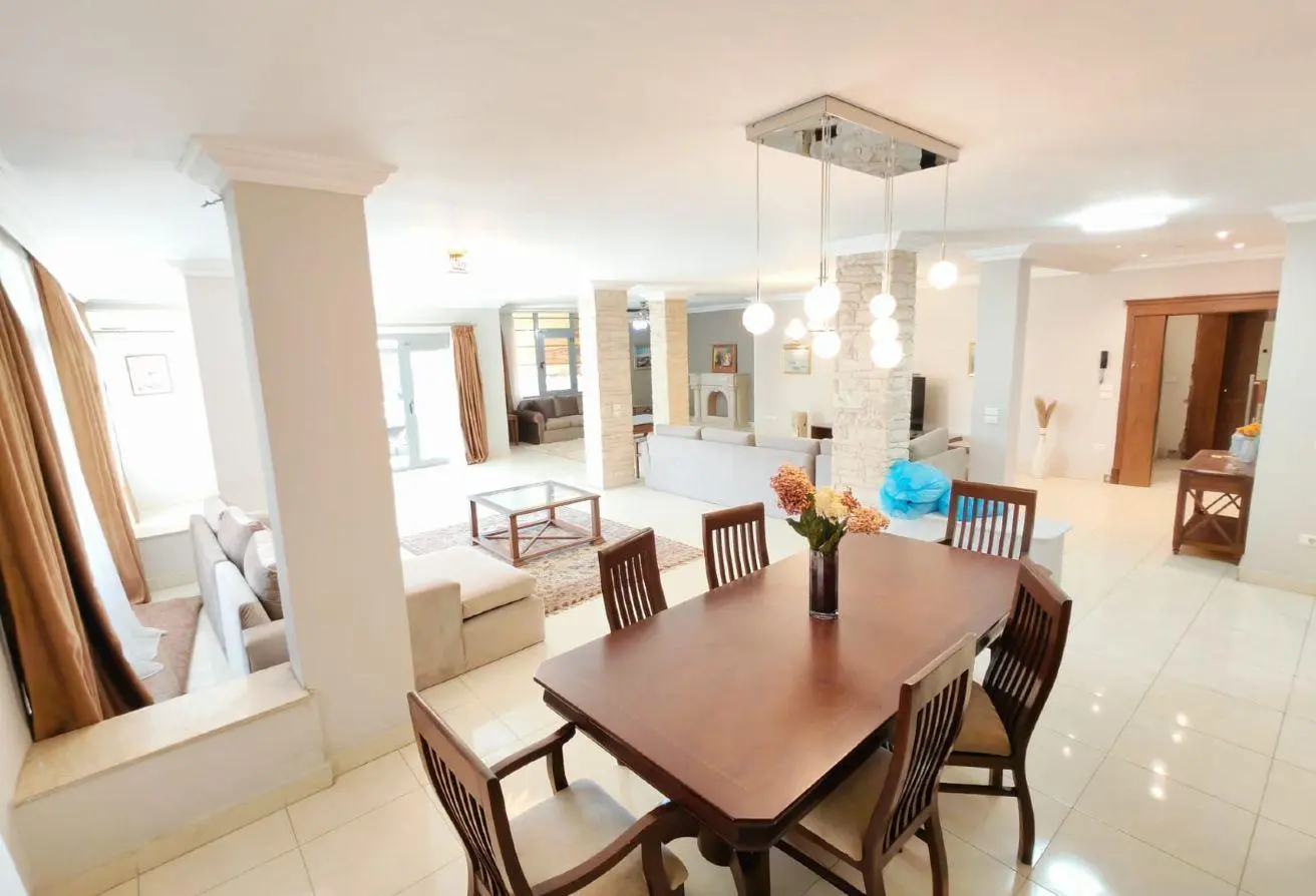 83677974 - Property Main Image