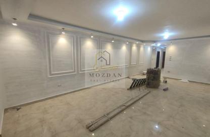 Office Space - 3 Bedrooms - 2 Bathrooms for rent in 10th Sector - Zahraa El Maadi - Hay El Maadi - Cairo