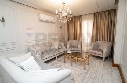 شقة - 3 غرف نوم - 2 حمامات للبيع في شارع الجلاء - فيكتوريا - حي اول المنتزة - الاسكندرية