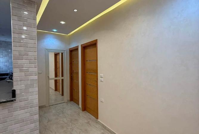 102915806 - Property Image 2