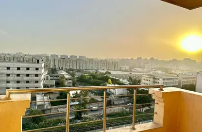 شقة - 3 غرف نوم - 2 حمامات للايجار في شارع سانت جين - كفر عبده - رشدي - حي شرق - الاسكندرية