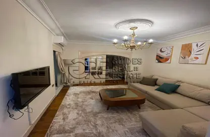 Apartment - 2 Bedrooms - 1 Bathroom for rent in Mahmoud Azmy St. - Zamalek - Cairo