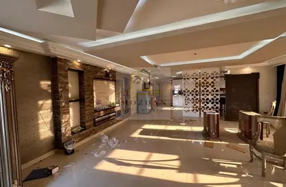Apartment - 3 Bedrooms - 3 Bathrooms for sale in Eighth Sector - Zahraa El Maadi - Hay El Maadi - Cairo