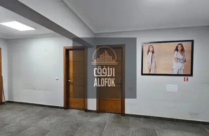 مساحات مكتبية - 3 غرف نوم - 1 حمام للايجار في لازورد - الحي الثامن - الشيخ زايد - الجيزة