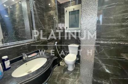 Apartment - 2 Bedrooms - 1 Bathroom for rent in Al Geish Road - Cleopatra - Hay Sharq - Alexandria