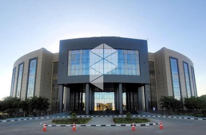 Office Space - 5 Bedrooms - 3 Bathrooms for rent in Suez Road - New Cairo City - Cairo