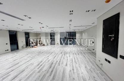 Office Space - 3 Bedrooms - 2 Bathrooms for rent in Hyde Park Business District Mall - South Teseen St. - The 5th Settlement - New Cairo City - Cairo