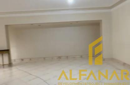 Apartment - 3 Bedrooms - 2 Bathrooms for sale in Mostafa Al Nahas St. - 6th Zone - Nasr City - Cairo