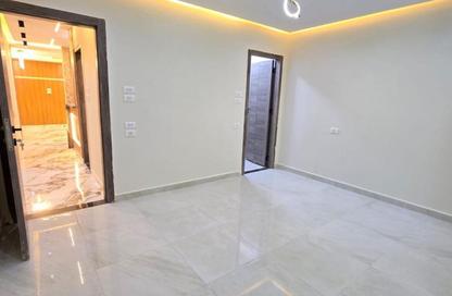 Apartment - 3 Bedrooms - 3 Bathrooms for sale in Gate 4 - Mena - Hadayek El Ahram - Giza