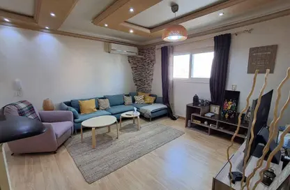 Apartment - 2 Bedrooms - 1 Bathroom for sale in Mohammed Saleh Abou Youssef St. - Saba Basha - Hay Sharq - Alexandria