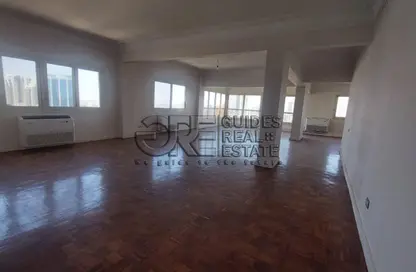 Office Space - 4 Bedrooms - 3 Bathrooms for rent in Ahmed Heshmat St. - Zamalek - Cairo Office Space - 4 Bedrooms - 3 Bathrooms for rent in Ahmed Heshmat St. - Zamalek - Cairo