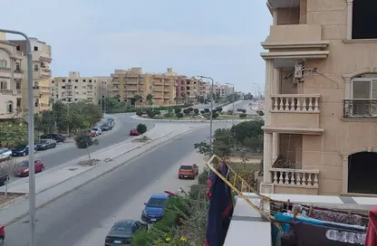 شقة - 3 غرف نوم - 2 حمامات للبيع في المجاورة الثانية - المنطقة التاسعة - مدينة الشروق - القاهرة