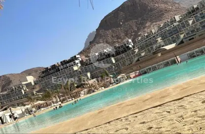 منزل مزدوج - 3 غرف نوم - 2 حمامات للبيع في المونت جلاله - العين السخنة - السويس