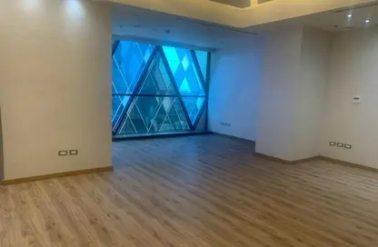 مساحات مكتبية - 3 غرف نوم - 2 حمامات للبيع في شارع التسعين الشمالي - التجمع الخامس - مدينة القاهرة الجديدة - القاهرة