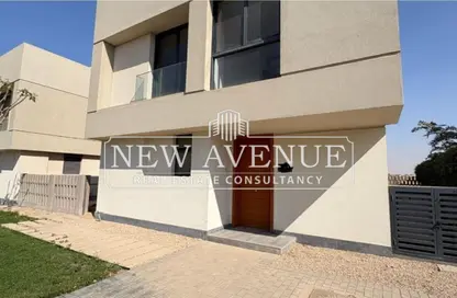 فيلا - 3 غرف نوم - 5 حمامات للبيع في كمبوند البروج - كمبوندات الشروق - مدينة الشروق - القاهرة