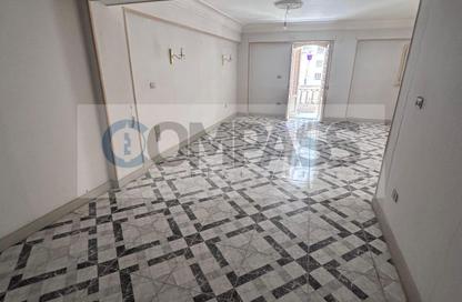 شقة - 3 - 2 للبيع في شارع إسكندر إبراهيم - ميامي - حي اول المنتزة - الاسكندرية شقة - 3 - 2 للبيع في شارع إسكندر إبراهيم - ميامي - حي اول المنتزة - الاسكندرية