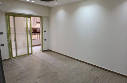 Apartment - 3 - 2 for rent in Cornish El Nile St. - Maadi - Hay El Maadi - Cairo