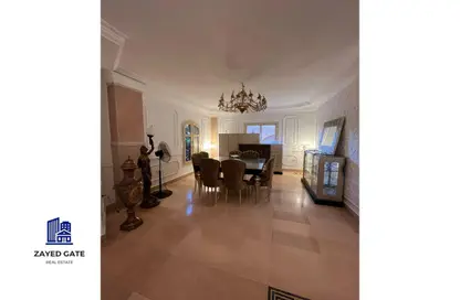 فيلا - 8 غرف نوم - 8 حمامات للبيع في الحي الحادي عشر - الشيخ زايد - الجيزة