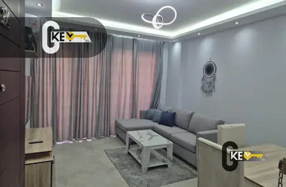 شقة - 2 غرف نوم - 1 حمام للايجار في B12 - مدينتي - القاهرة