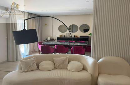 شقة - 3 غرف نوم - 2 حمامات للبيع في B10 - مدينتي - القاهرة