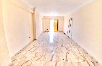 Apartment - 3 Bedrooms - 2 Bathrooms for rent in Mahmoud Al Tareni St. - Cleopatra - Hay Sharq - Alexandria