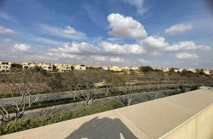 Villa - 4 Bedrooms - 5 Bathrooms for sale in Mivida - 5th Settlement Compounds - The 5th Settlement - New Cairo City - Cairo