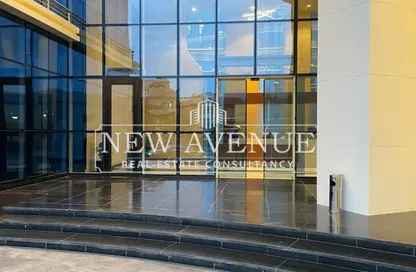 عيادة - غرفة نوم - 2 حمامات للبيع في اليجانتري - الحي الاول - التجمع الخامس - مدينة القاهرة الجديدة - القاهرة