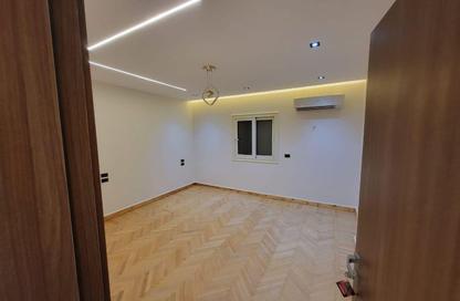Apartment - 3 Bedrooms - 3 Bathrooms for sale in Abd Al Hamid Badawy St. - El Hegaz Square - El Nozha - Cairo Apartment - 3 Bedrooms - 3 Bathrooms for sale in Abd Al Hamid Badawy St. - El Hegaz Square - El Nozha - Cairo