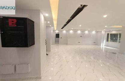 Office Space - Studio - 3 for rent in Cornish El Nile St. - Maadi - Hay El Maadi - Cairo