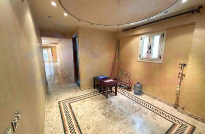 Apartment - 5 Bedrooms - 2 Bathrooms for sale in Smouha Square - Smouha - Hay Sharq - Alexandria Apartment - 5 Bedrooms - 2 Bathrooms for sale in Smouha Square - Smouha - Hay Sharq - Alexandria