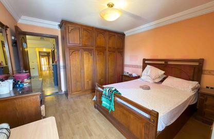 Apartment - 5 Bedrooms - 2 Bathrooms for sale in Smouha Square - Smouha - Hay Sharq - Alexandria Apartment - 5 Bedrooms - 2 Bathrooms for sale in Smouha Square - Smouha - Hay Sharq - Alexandria