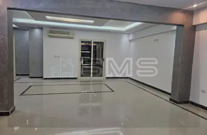 Apartment - 4 Bedrooms - 2 Bathrooms for rent in Street 17 - District 5 - The 5th Settlement - New Cairo City - Cairo