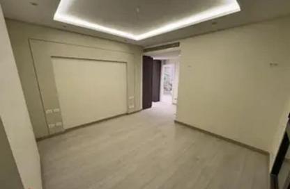 Apartment - 3 Bedrooms - 3 Bathrooms for sale in Eastown - 5th Settlement Compounds - The 5th Settlement - New Cairo City - Cairo